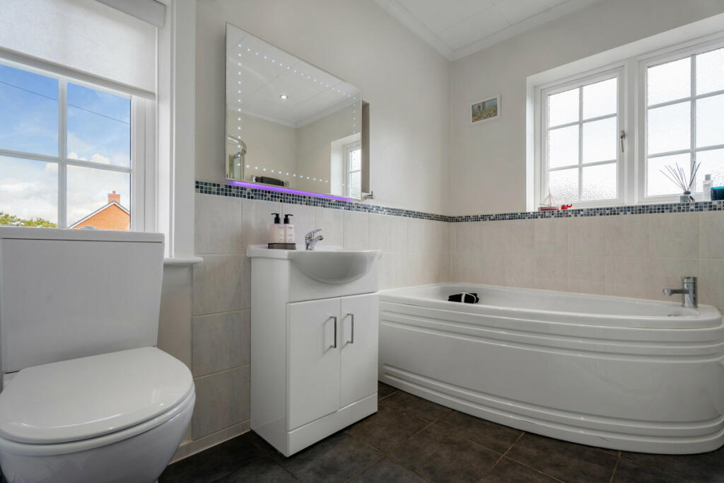 Additional property image - Southam Road, Leamington Spa, Radford Semele CV31 1TA