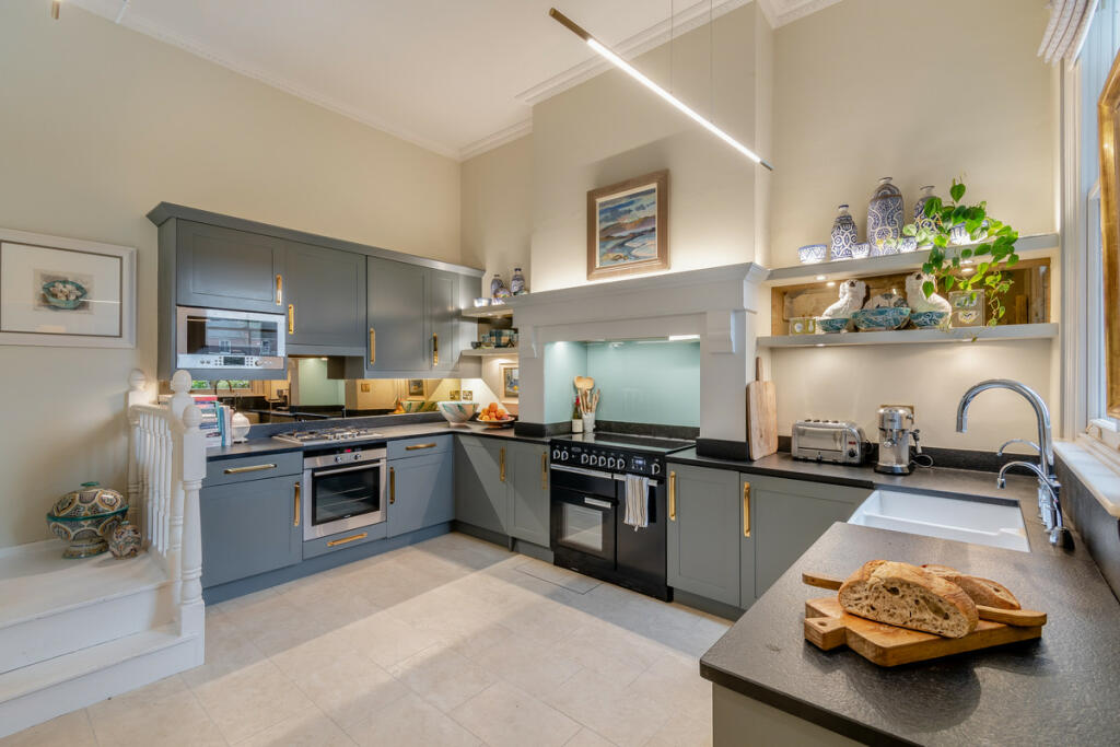 Additional property image - Lillington Road, Leamington Spa, CV32 5YY