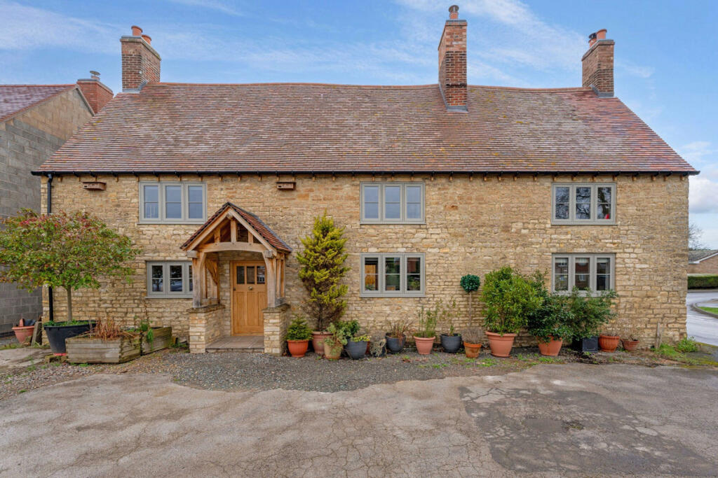 Additional property image - Harbury, Warwickshire, CV33 9LS
