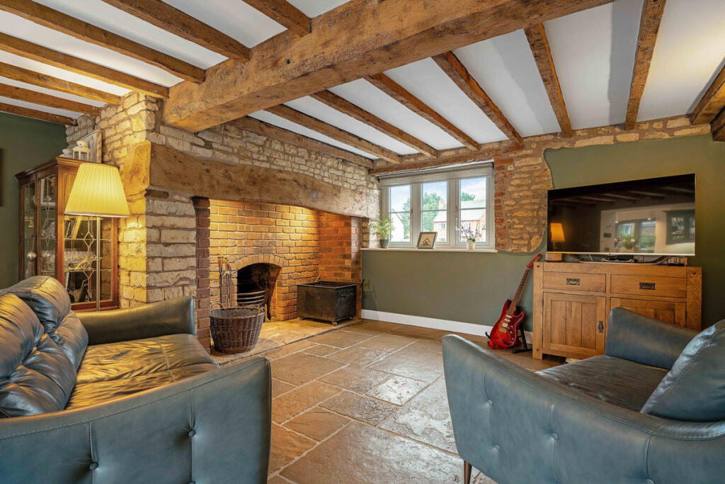 Additional property image - Harbury, Warwickshire, CV33 9LS