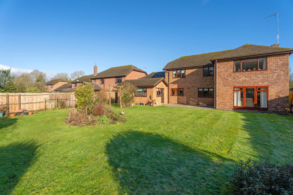 Additional property image - The Malins, Warwick, Warwickshire CV34 6QU