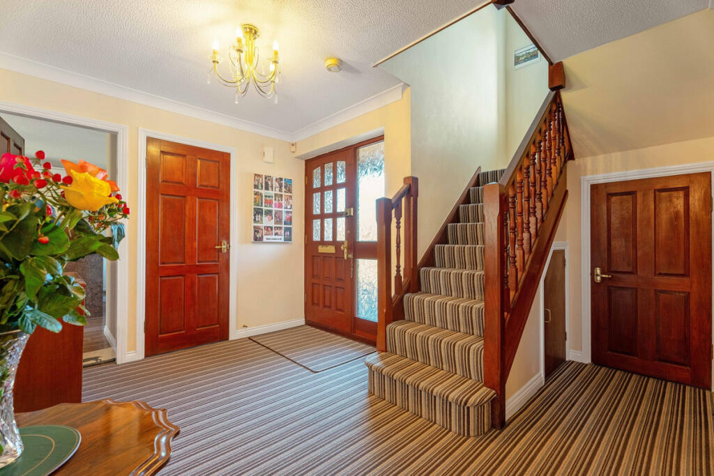 Additional property image - The Malins, Warwick, Warwickshire CV34 6QU