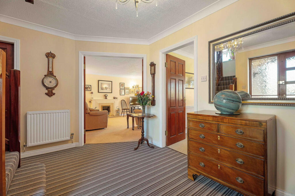 Additional property image - The Malins, Warwick, Warwickshire CV34 6QU