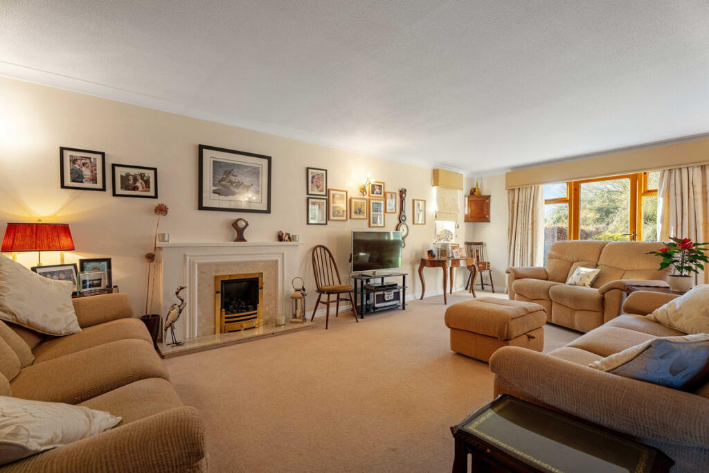 Additional property image - The Malins, Warwick, Warwickshire CV34 6QU