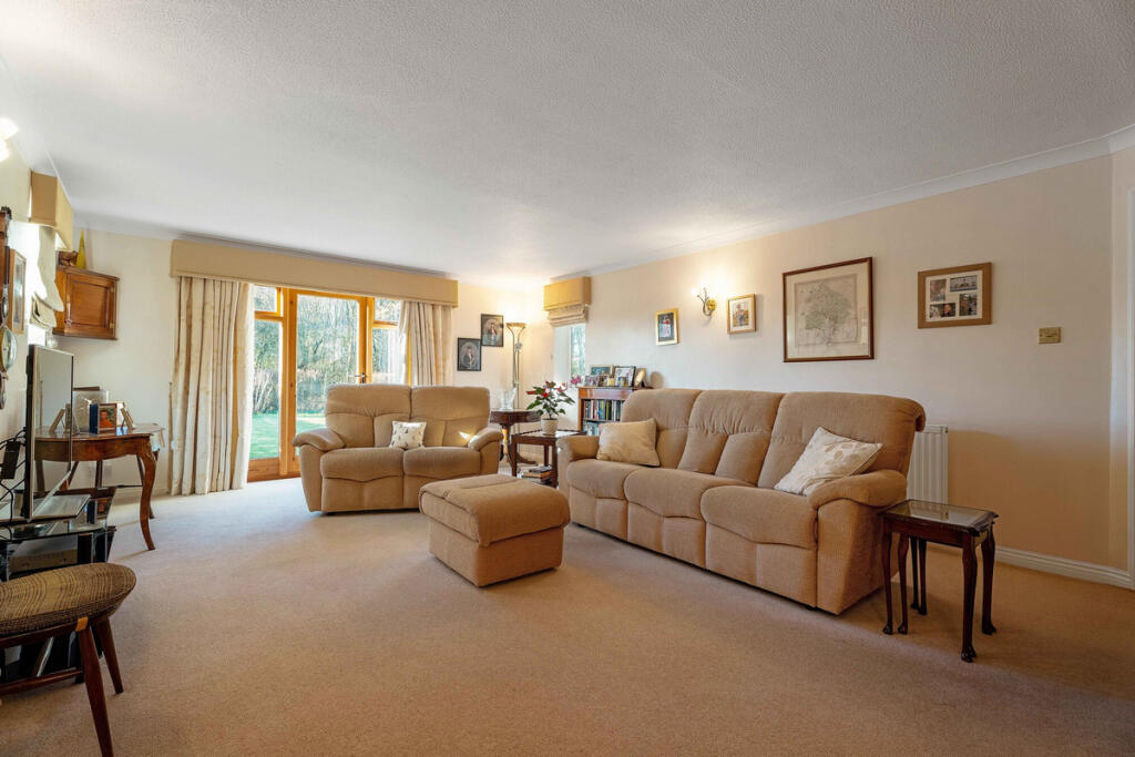 Additional property image - The Malins, Warwick, Warwickshire CV34 6QU