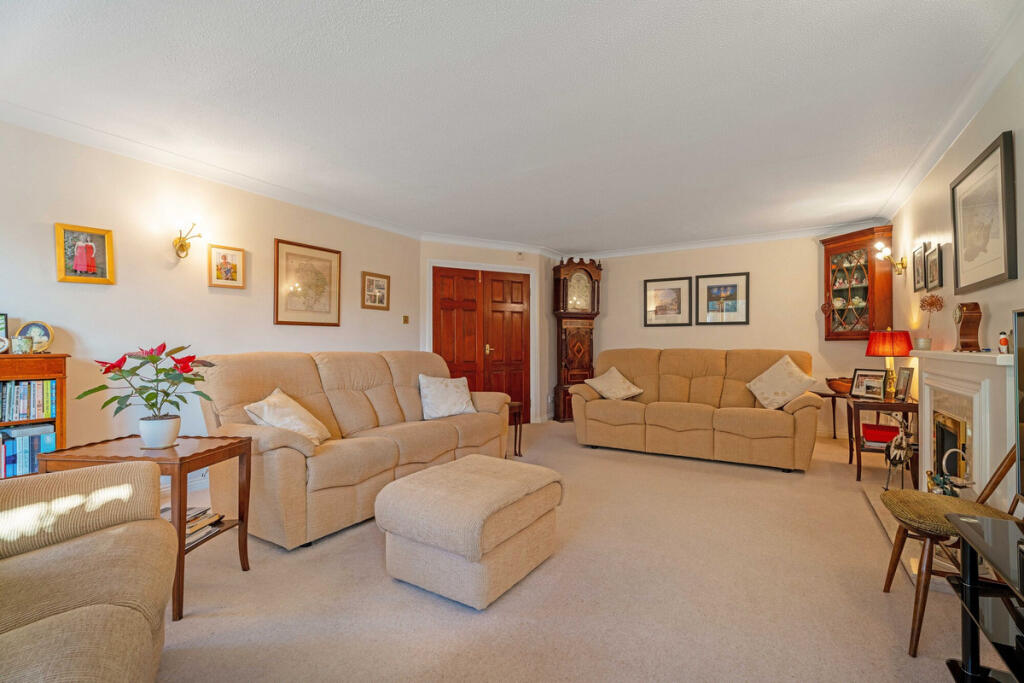 Additional property image - The Malins, Warwick, Warwickshire CV34 6QU