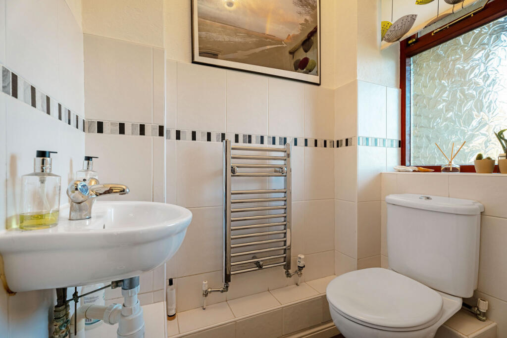 Additional property image - The Malins, Warwick, Warwickshire CV34 6QU