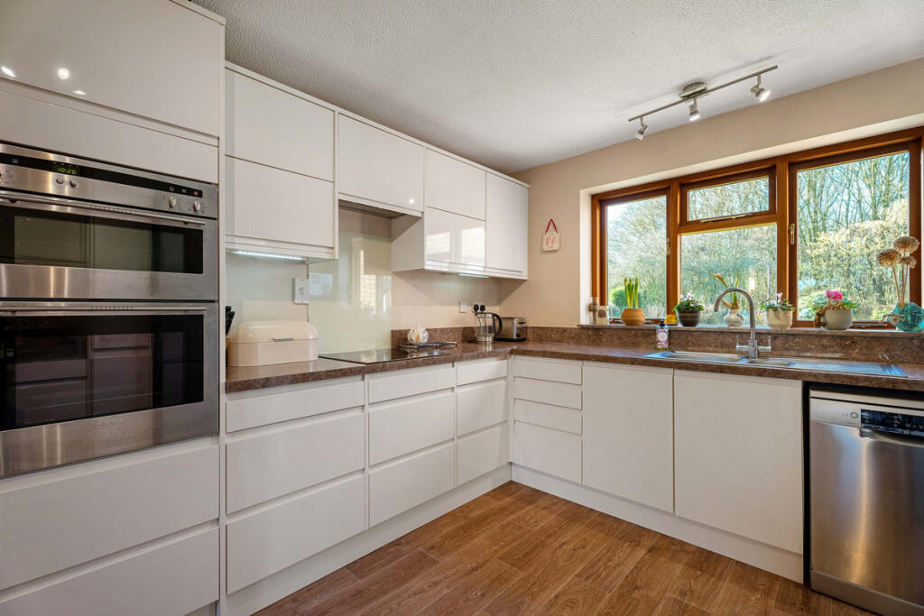Additional property image - The Malins, Warwick, Warwickshire CV34 6QU
