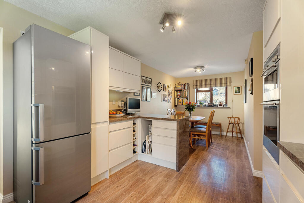 Additional property image - The Malins, Warwick, Warwickshire CV34 6QU