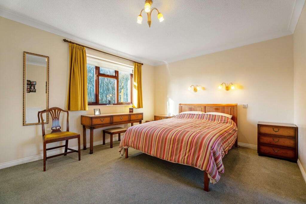 Additional property image - The Malins, Warwick, Warwickshire CV34 6QU