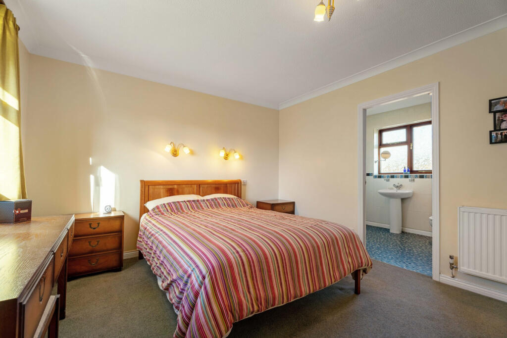 Additional property image - The Malins, Warwick, Warwickshire CV34 6QU