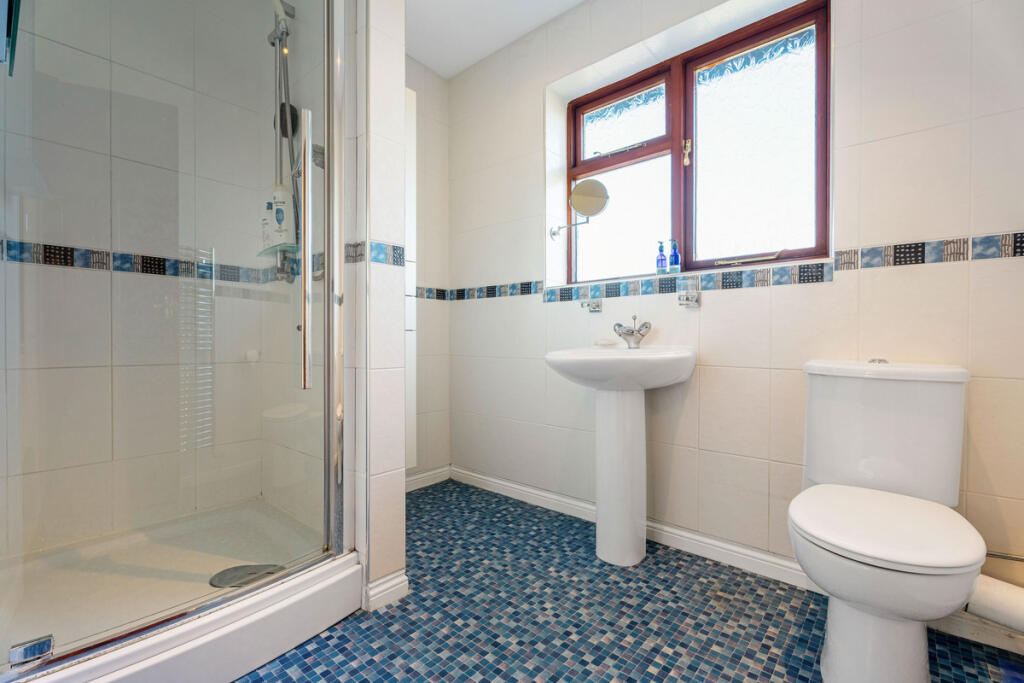 Additional property image - The Malins, Warwick, Warwickshire CV34 6QU