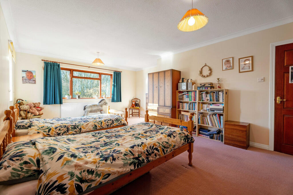 Additional property image - The Malins, Warwick, Warwickshire CV34 6QU