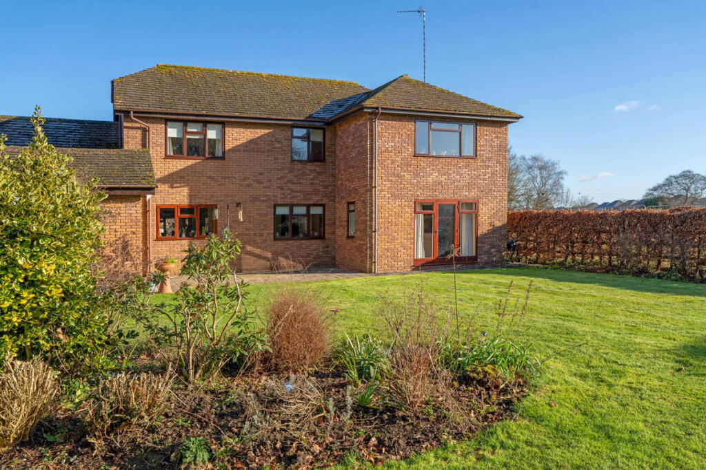 Additional property image - The Malins, Warwick, Warwickshire CV34 6QU