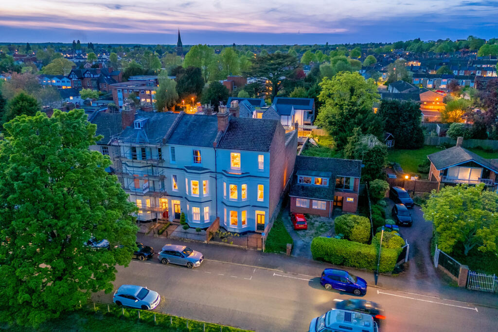 Main image of property: Newbold Terrace East, Leamington Spa, Warwickshire CV32 4EY