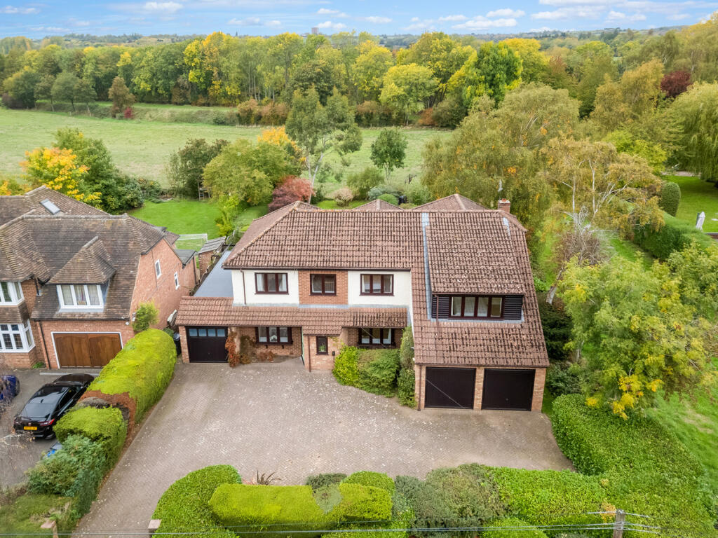 Main image of property: Offchurch Lane, Radford Semele Leamington Spa, Warwickshire CV31 1TN