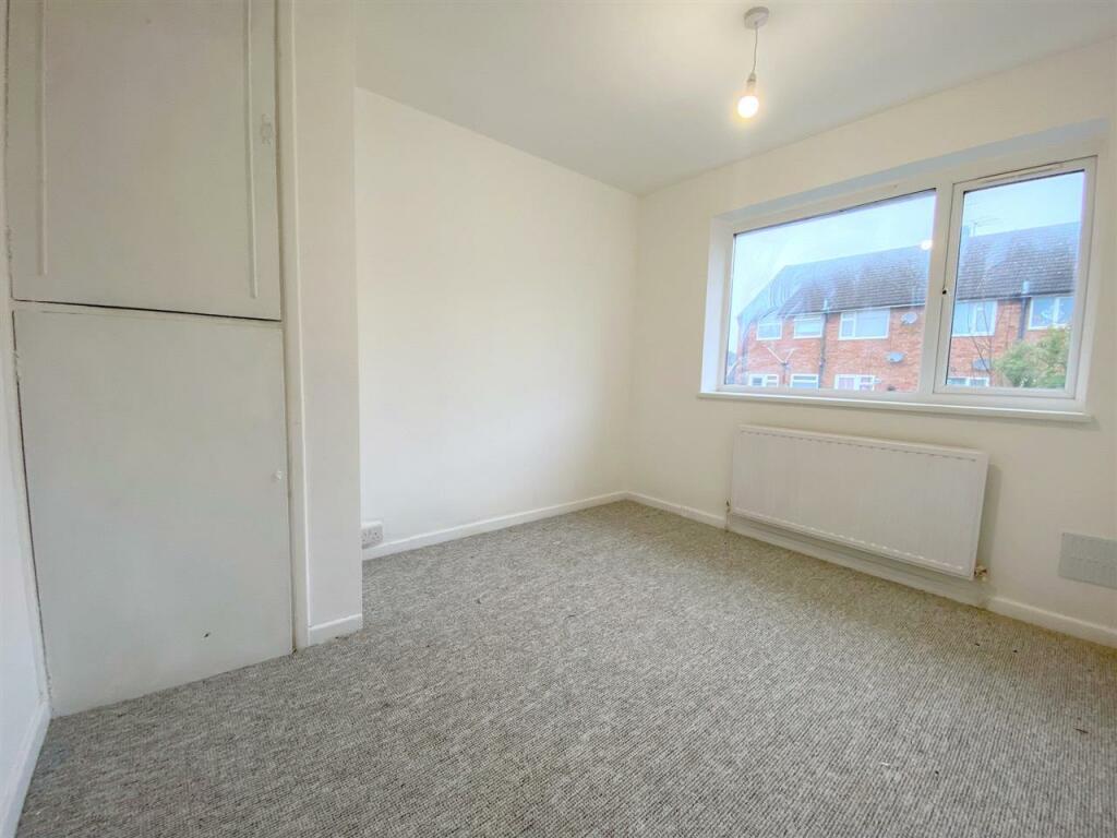 2 bedroom maisonette for rent in Turners Road North, Luton, LU2