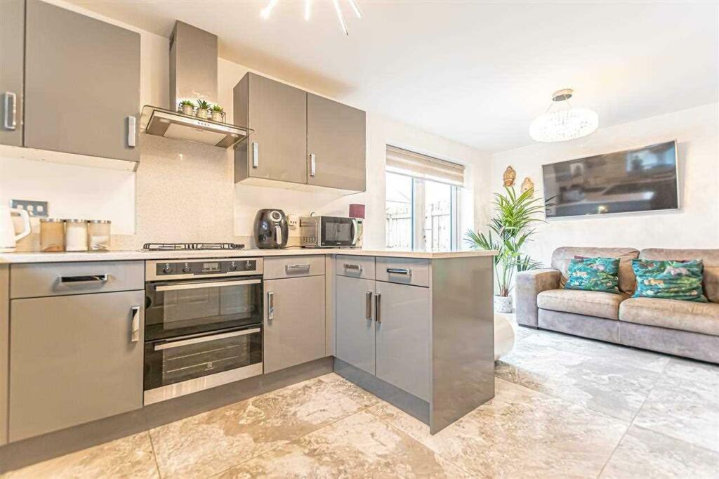 3 bedroom detached house for sale in Fairclough Park Road,Leigh, WN7