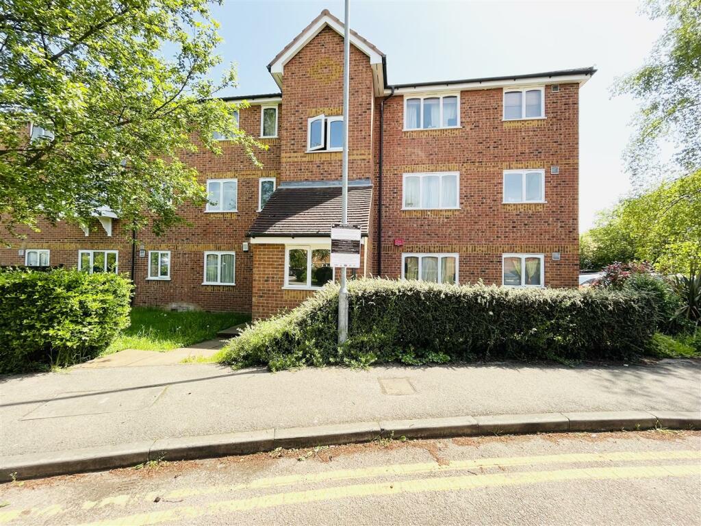 1 bedroom apartment for sale in Brindley Close, Wembley, HA0