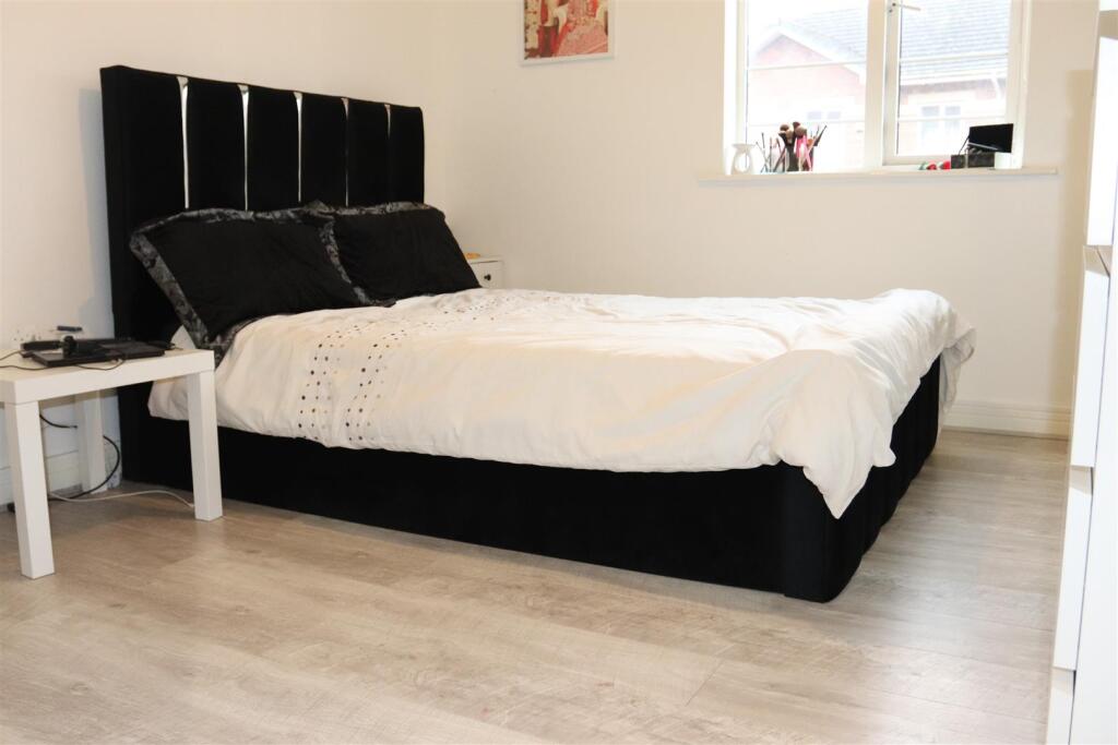 Additional property image - The Moorings, Hockley
