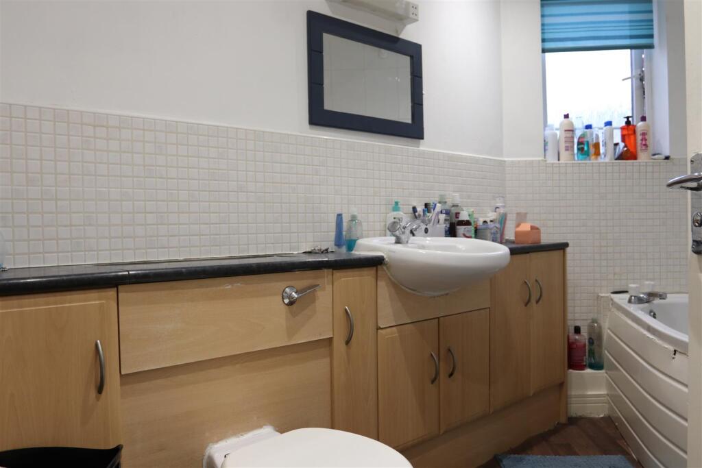 Additional property image - The Moorings, Hockley