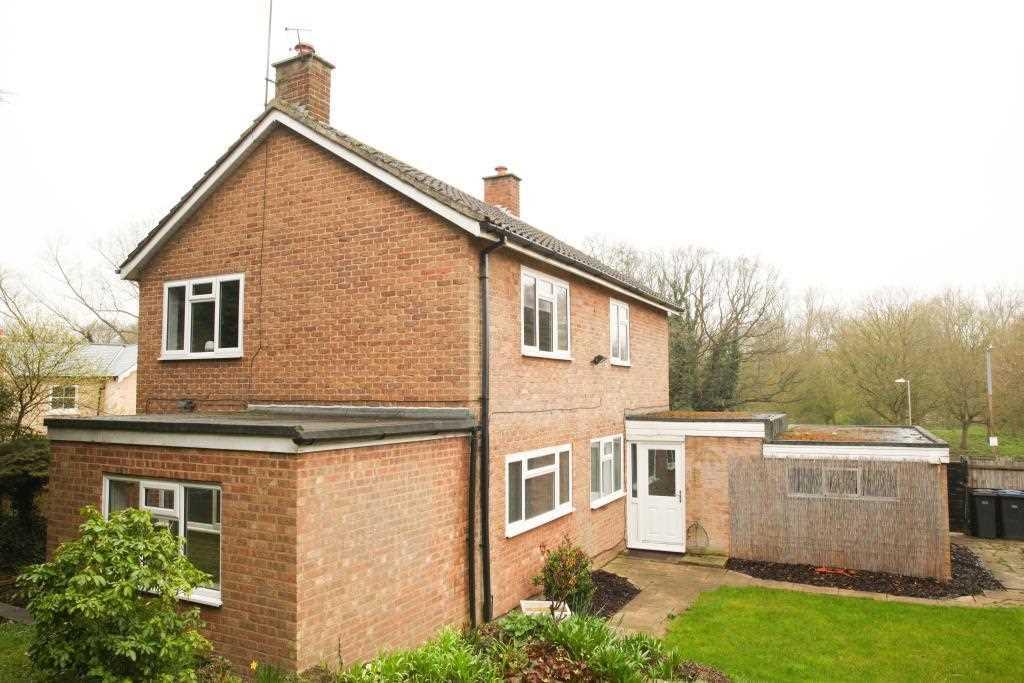 4 bedroom detached house for rent in Hawkenbury, Harlow, Harlow, CM19