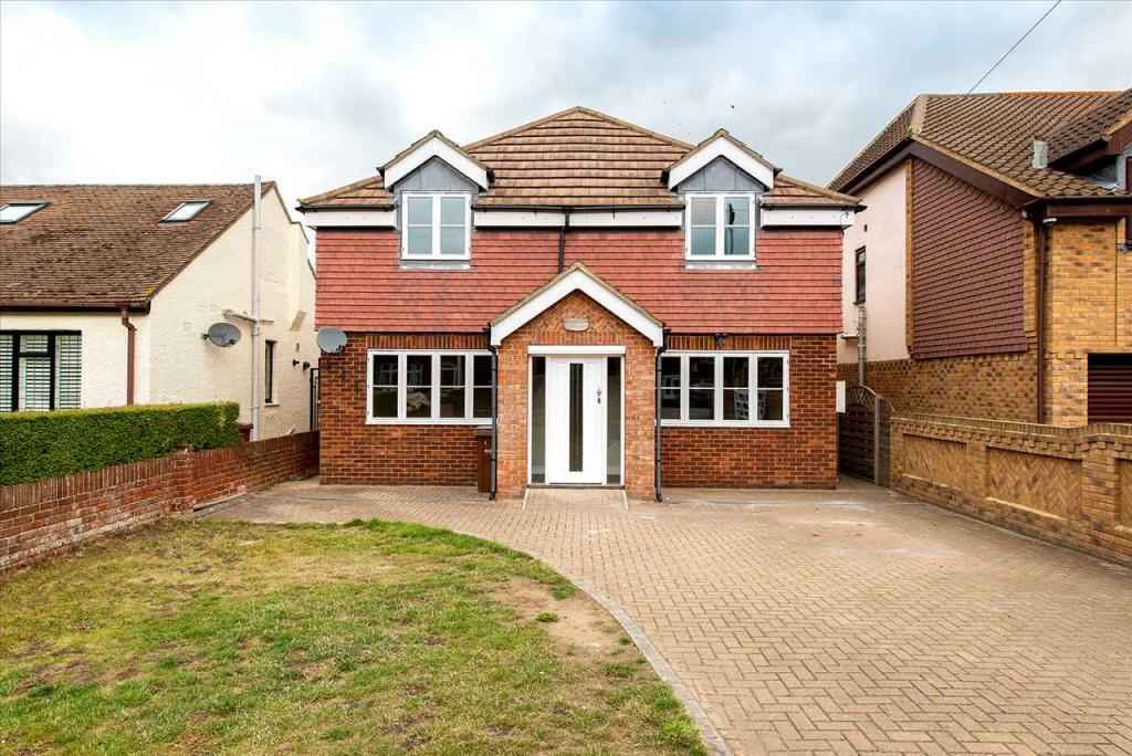 4 bedroom detached house for sale in Lower Rainham Road, Rainham, ME8