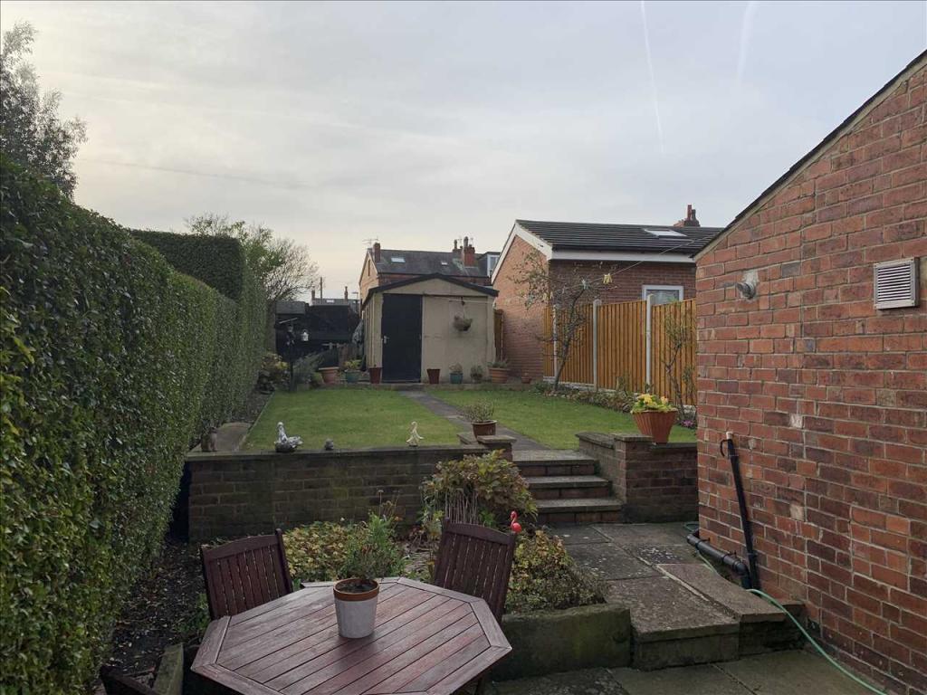 4 bedroom semidetached house for sale in Cross Flatts Grove, Beeston