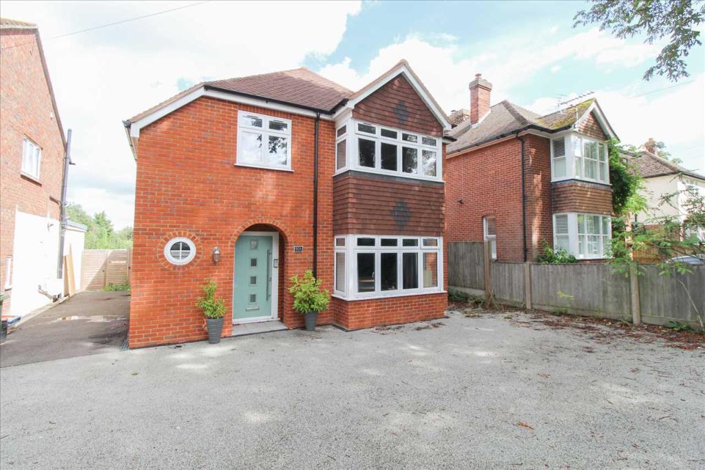 4 bedroom detached house for sale in London Road, Faversham, ME13