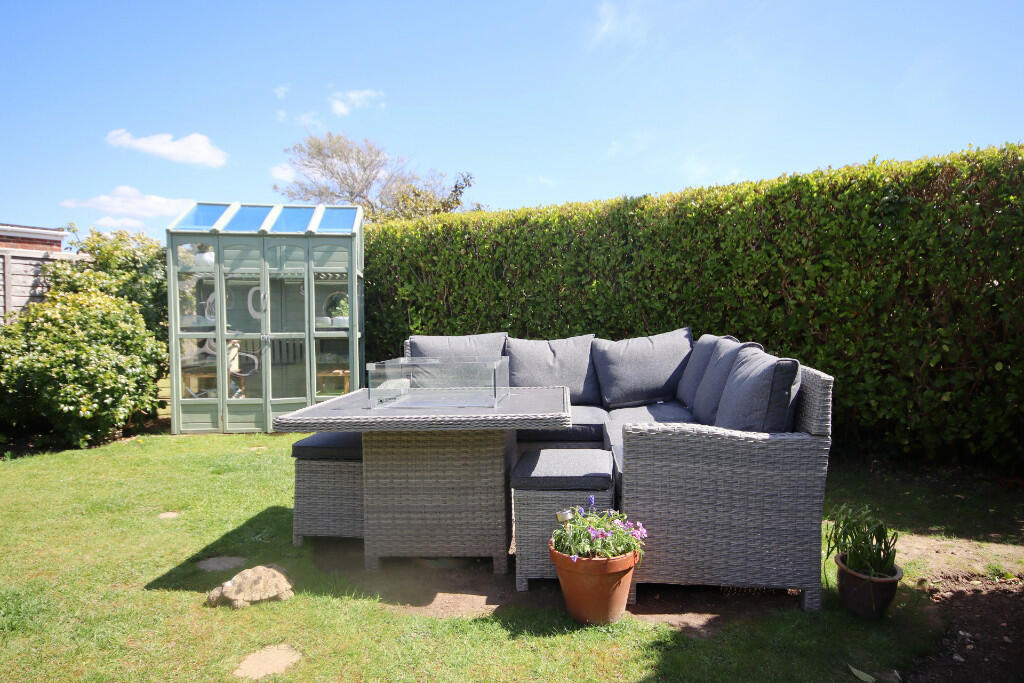 3 bedroom chalet for sale in Wolsey Way, Milford on Sea, SO41