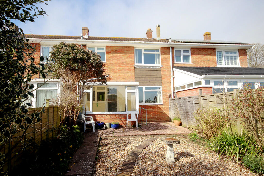 3 bedroom terraced house for sale in Lyndale Close, Milford on Sea, SO41