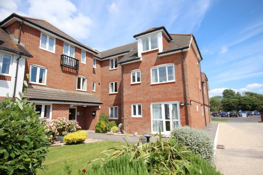 2 bedroom flat for sale in Sea Road, Milford on Sea , SO41