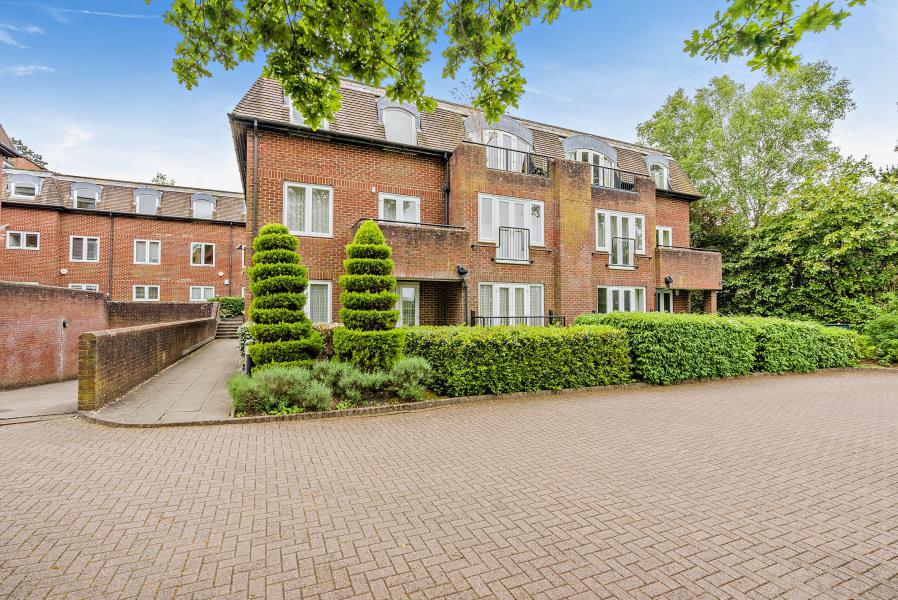 Main image of property: Eastbury Avenue