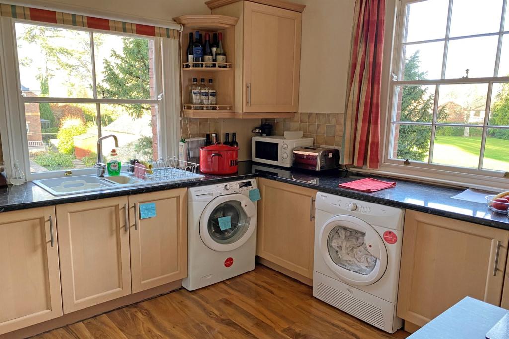 2 bedroom apartment for sale in Litley Court, Hampton Park Road, Hereford, HR1