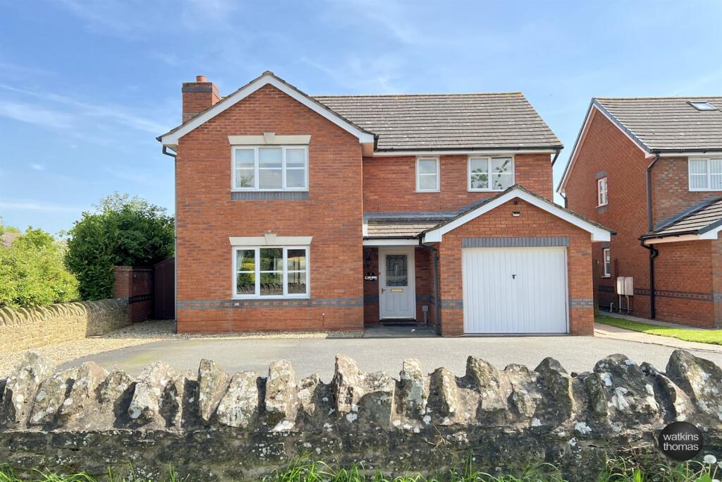 4 bedroom detached house for sale in The Crescent, Station Road