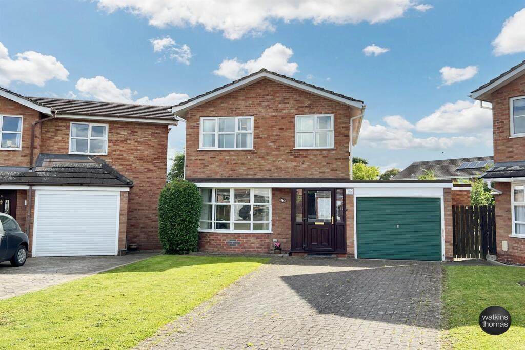 3 bedroom detached house for sale in Norbury Place, Hampton Dene