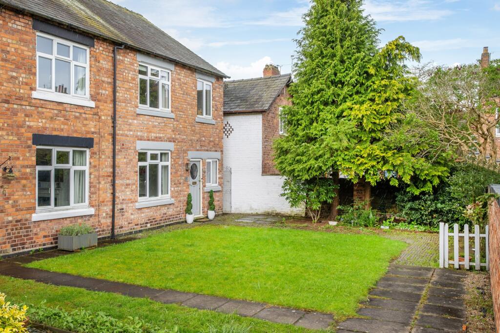 3 bedroom semidetached house for rent in Hillfield View, Nantwich