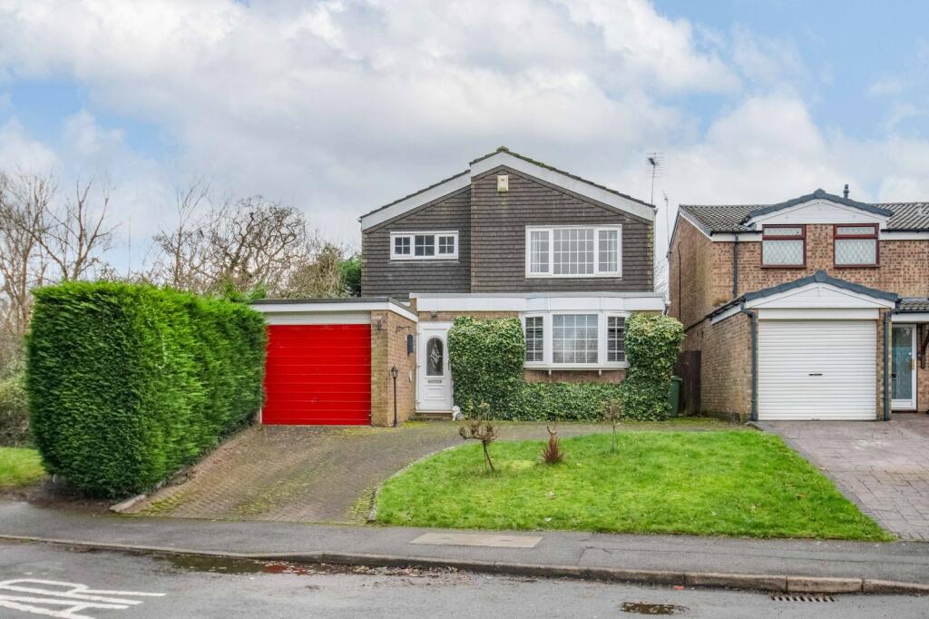 3 bedroom detached house for sale in Green Sward Lane, Matchborough West, Redditch