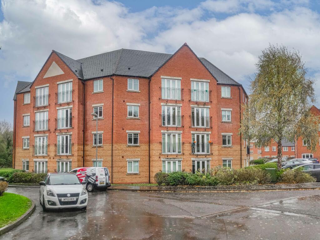 2 bedroom apartment for sale in Hedgerow Close, Greenlands, Redditch, Worcestershire, B98