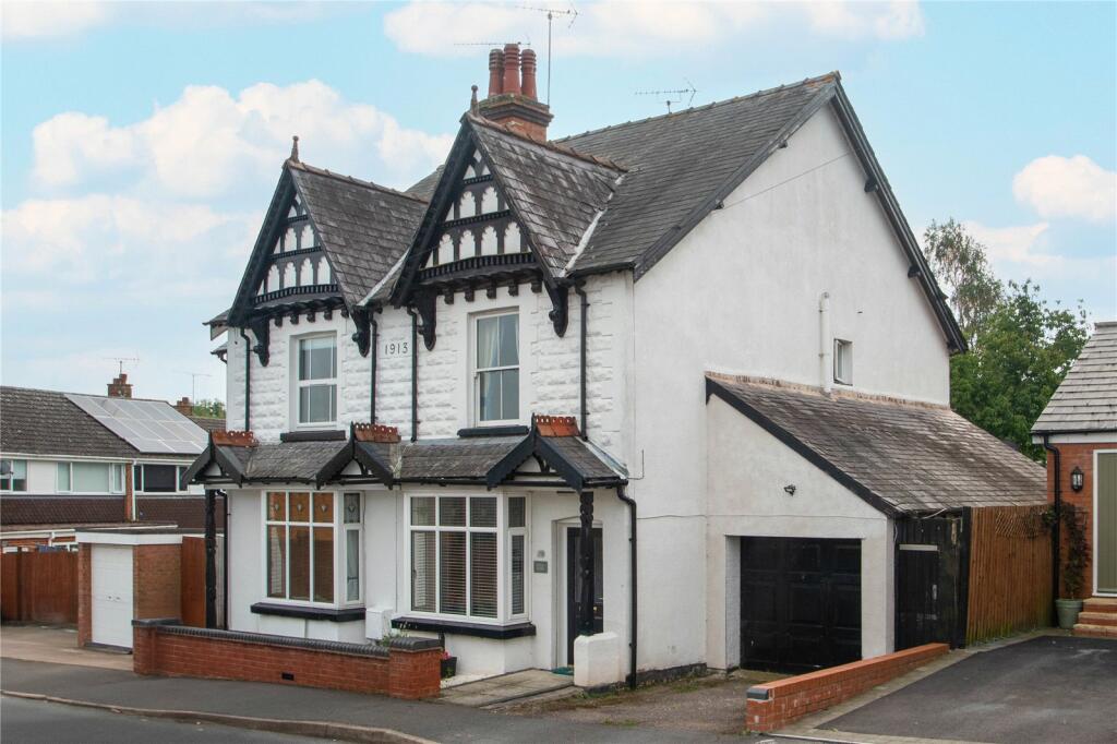2 bedroom semidetached house for sale in Manor Road, Studley