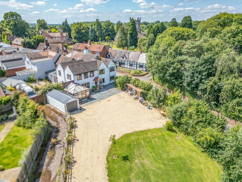 4 bedroom semidetached house for sale in Astwood Lane, Feckenham, B96