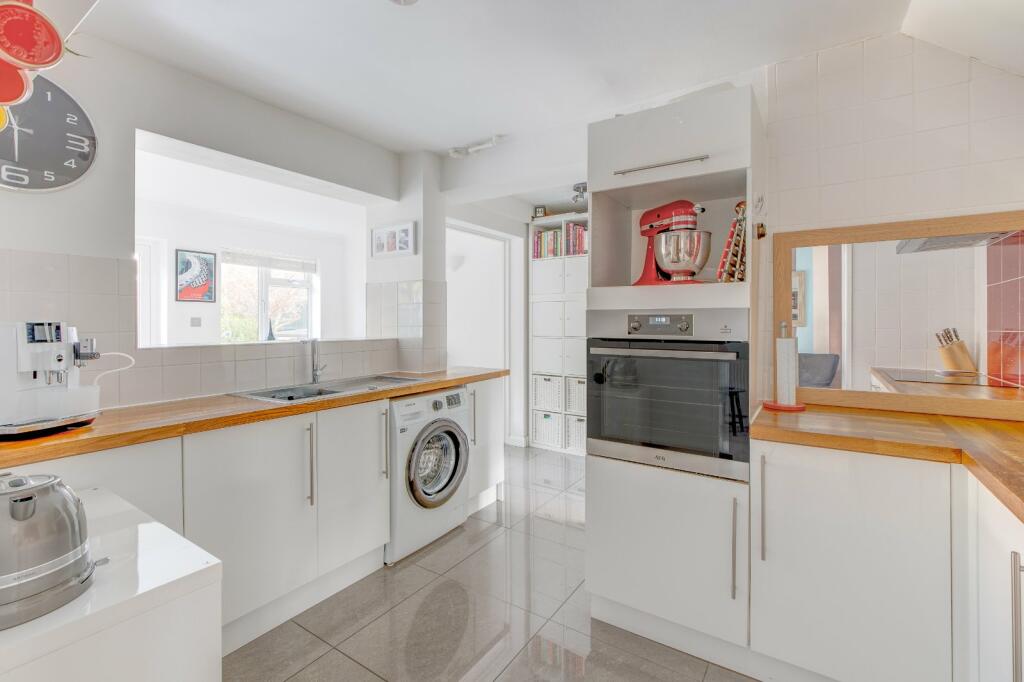 Additional property image - Oakridge Close, Church Hill North, Redditch, B98