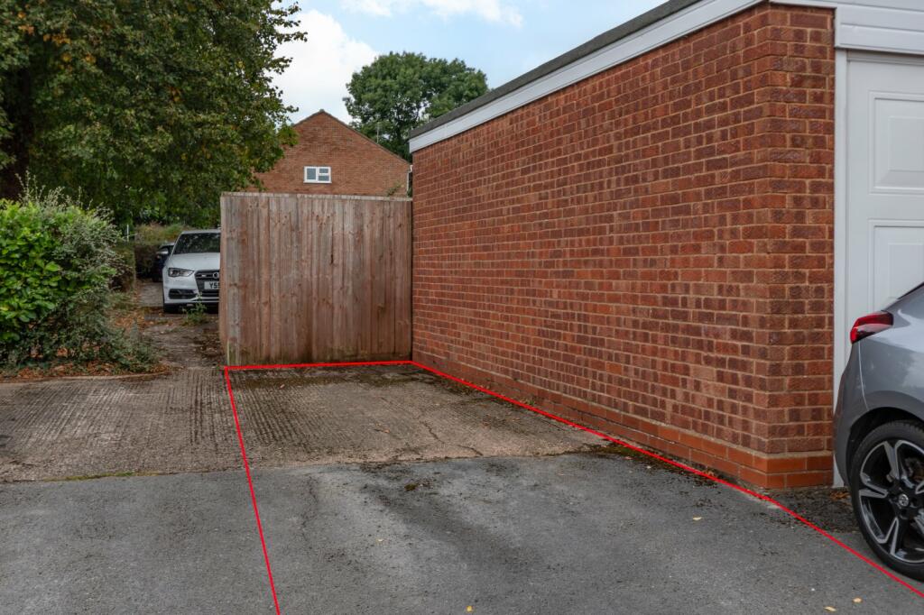 Additional property image - Oldbury Close, Church Hill North, Redditch, B98