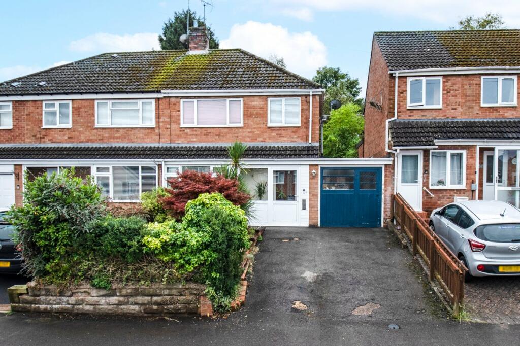 3 bedroom semidetached house for sale in Vicarage Crescent, Redditch