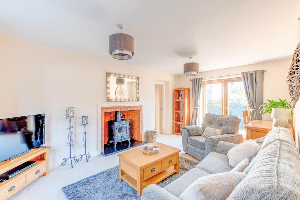 Additional property image - Upper Hall Close, Ipsley, Redditch, B98