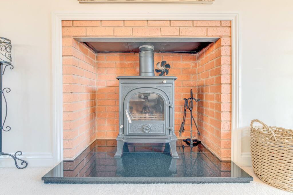 Additional property image - Upper Hall Close, Ipsley, Redditch, B98