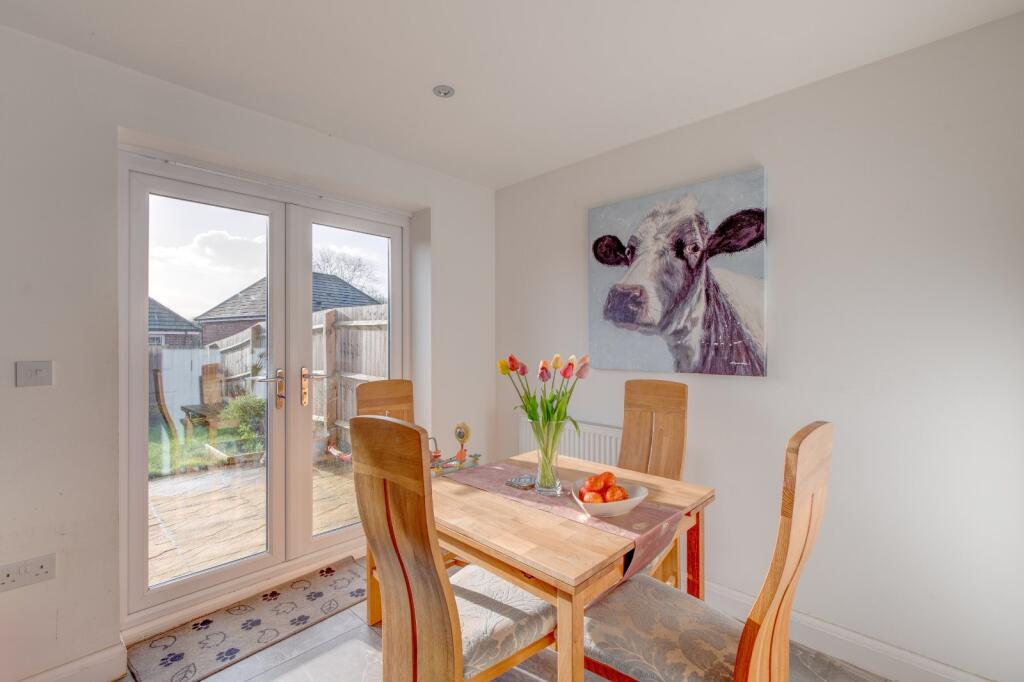 Additional property image - Oakdale Close, Wirehill, Redditch, B98