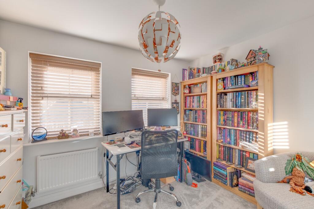 Additional property image - Oakdale Close, Wirehill, Redditch, B98