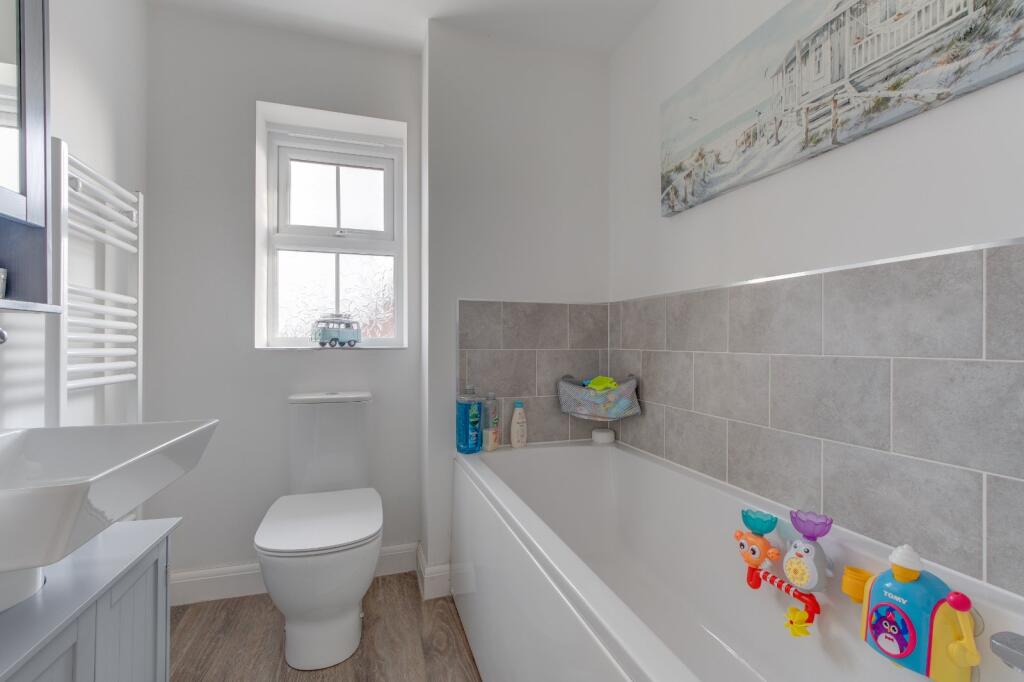 Additional property image - Oakdale Close, Wirehill, Redditch, B98