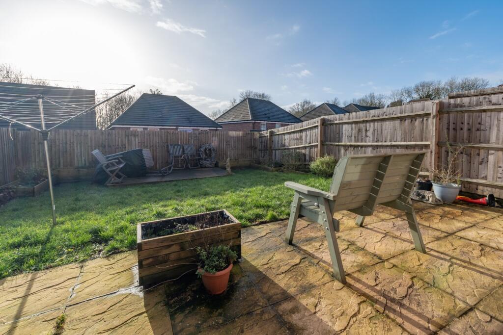 Additional property image - Oakdale Close, Wirehill, Redditch, B98